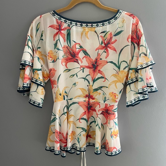 Boutique Floral Peplum Blouse - size small - Picture 2 of 3